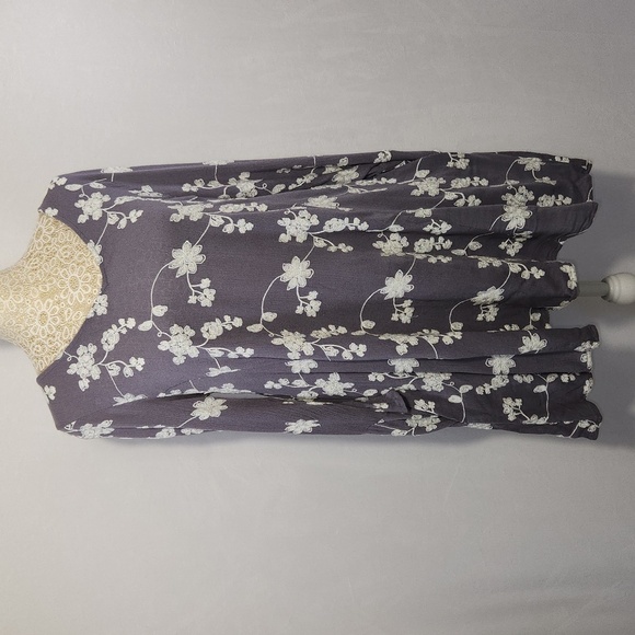 Altar'd-State Cool Grey White Floral Embroidered Bell Sleeve Cut-Out Back Mini S - Picture 11 of 16